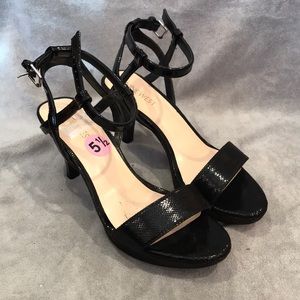 Cross-strap Platform Open-toe Heels